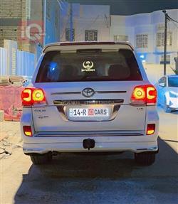 تۆیۆتا لاند کروزەر